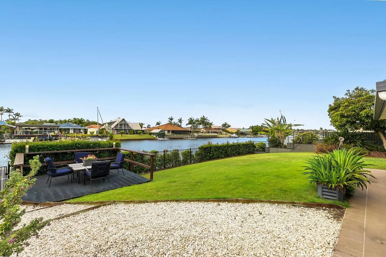 Bribie Island Canal Holiday Destination! Bongaree Australia
