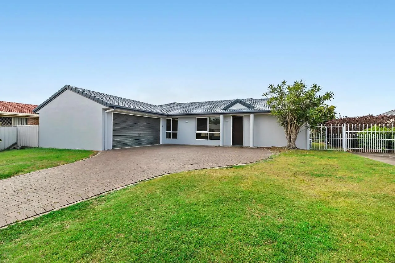 Holiday home Bribie Island Canal Holiday Destination! Bongaree Australia