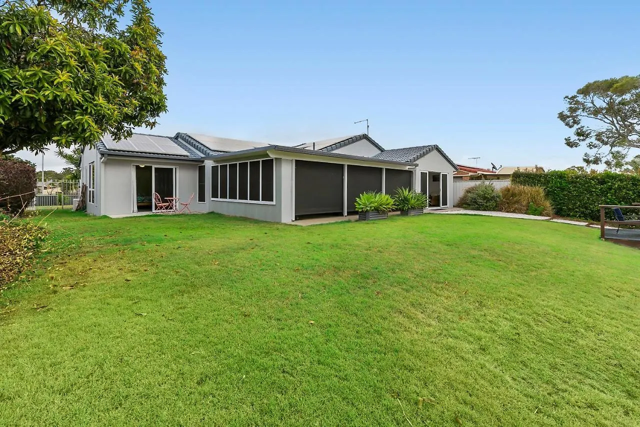 Holiday home Bribie Island Canal Holiday Destination! Bongaree